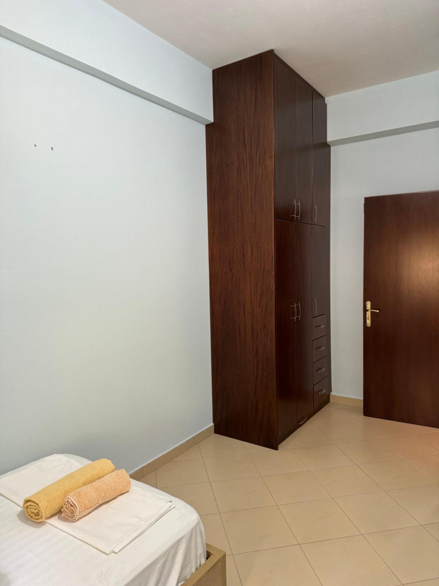 L.t. 5th Street Apartament *
